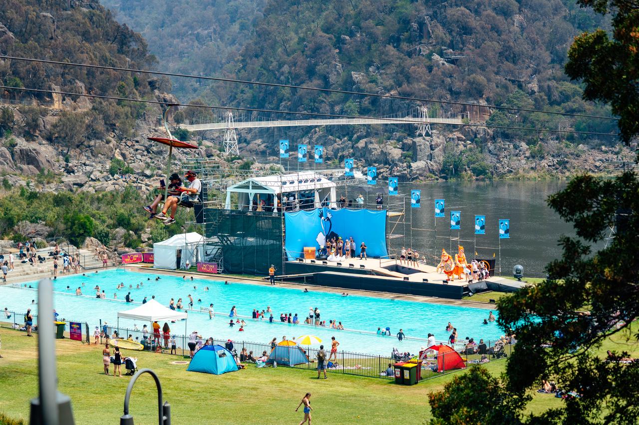 Cataract Gorge, Launceston, Theatre students
