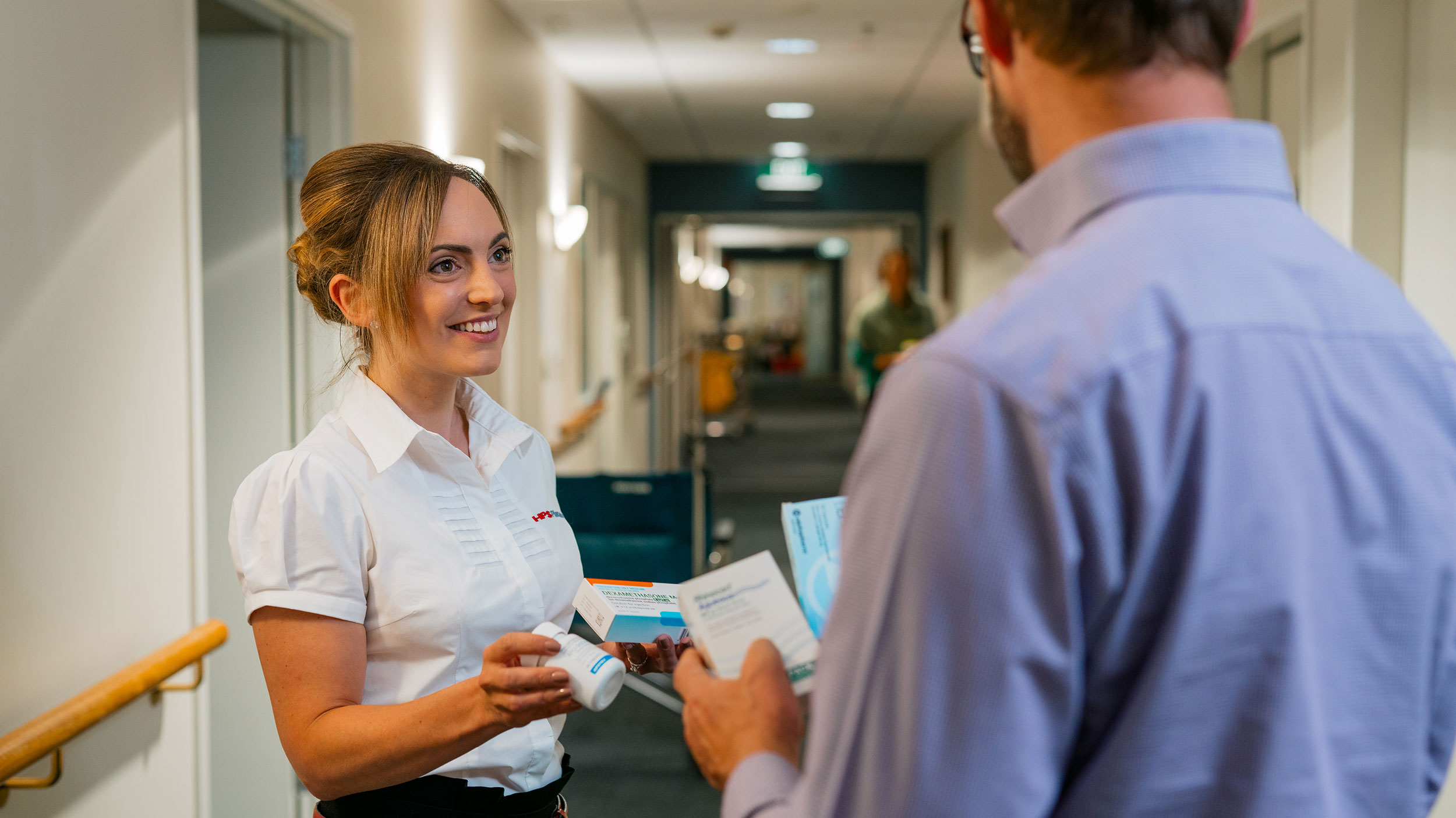 Student on the RHH pharmacy ward